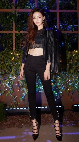 又大又紧又粉嫩18P少妇:01-09-28-35-37-49N:31,探索成熟女性的魅力,大而紧的粉嫩世界中的一位独特的18P少妇