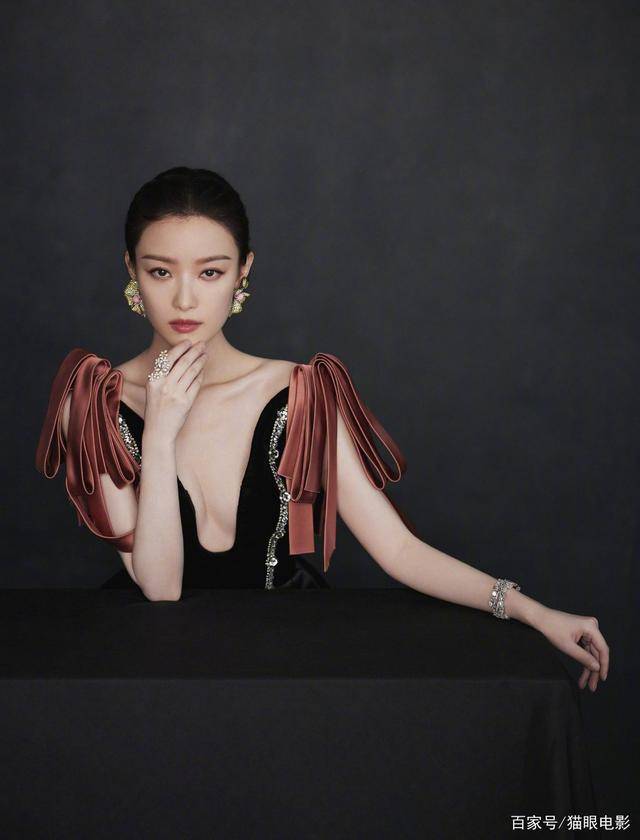 又大又紧又粉嫩18P少妇:01-09-28-35-37-49N:31,探索成熟女性的魅力,大而紧的粉嫩世界中的一位独特的18P少妇