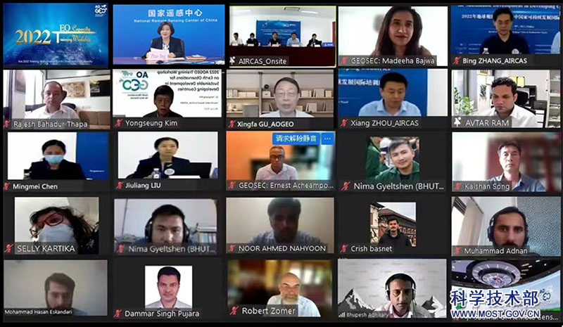 亚洲伊人色欲综合网:11-16-27-28-31-47N:37,亚洲伊人色欲综合网,探索与深思