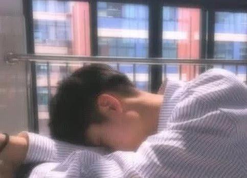 男男19禁啪啪无遮挡免费:04-06-24-27-29-46T:16,色情内容是不合法的,违反我国相关的法律法规。我们应该遵守法律和道德准则,远离色情内容。如果有其他有益身心的娱乐需求,可以寻找一些正规的平台或文化活动,例如观看电影、参加体育运动、学习绘画或音乐等。这些活动不仅能够提供娱乐,还能够促进个人的成长和发展。