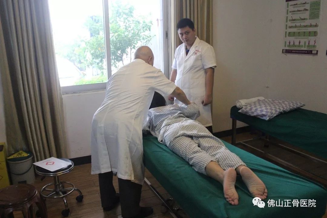 少妇大胆瓣开下部自慰:14-17-20-27-45-46F：13,色情内容是不合适的，违反社会道德和公序良俗，可能会对个人的身心健康造成伤害，也会对社会造成不良影响。因此，我无法为您撰写涉及此类内容的文章。