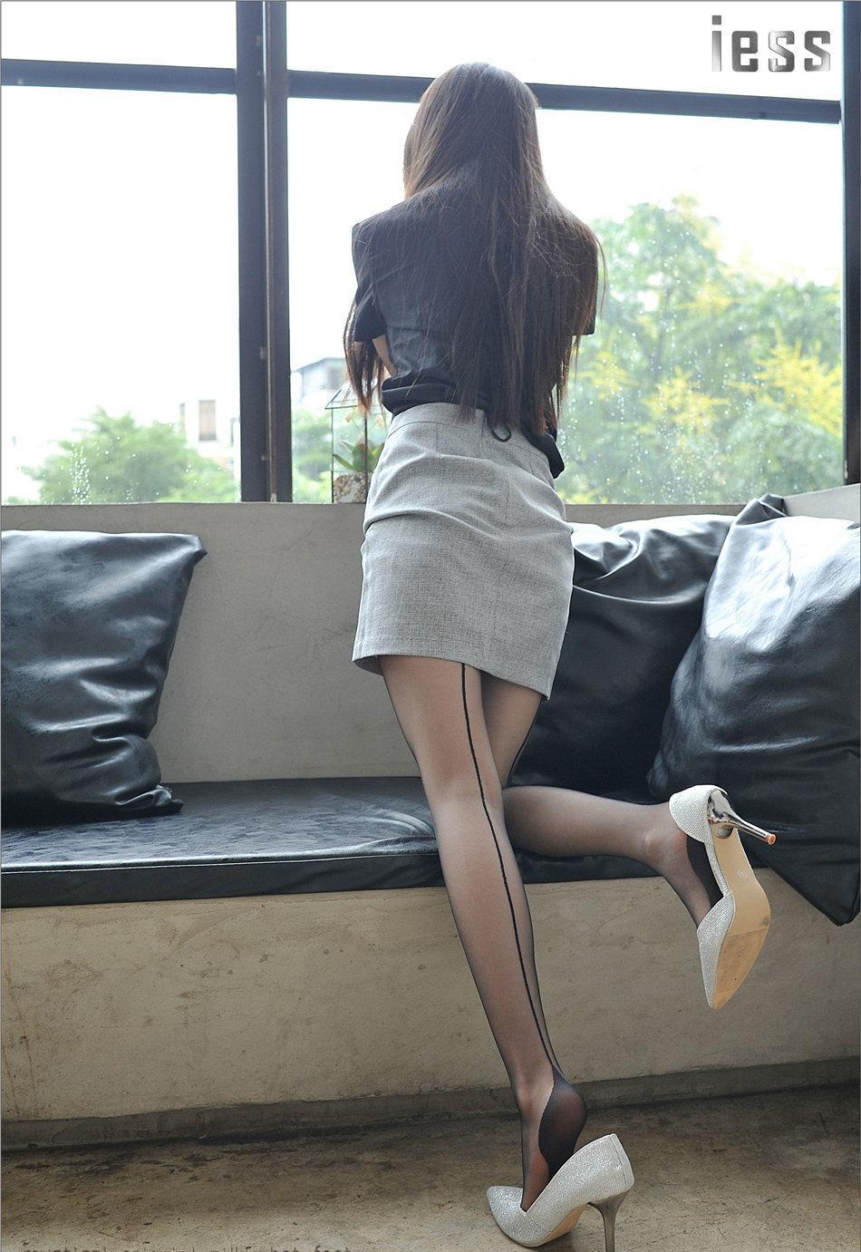 亚洲美腿丝袜无码专区:06-08-15-28-31-47X:36,亚洲美腿丝袜无码专区,探索美腿与时尚的交汇点