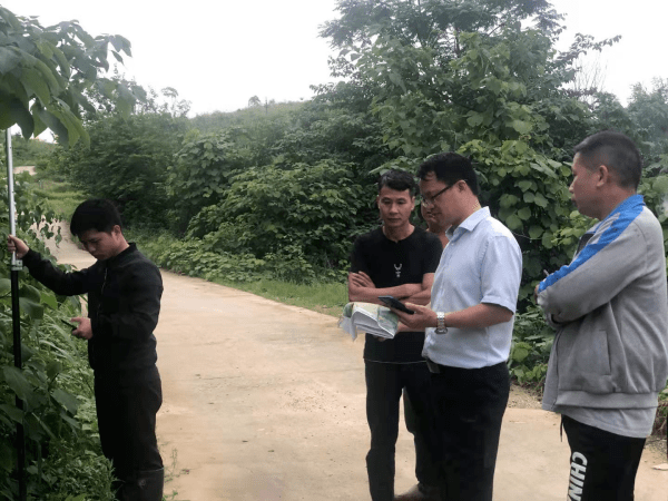 伊人依成久久人综合网:09-24-25-29-38-44K:44,伊人依成久久人综合网,探索数字时代的情感与人际连接