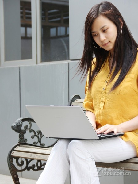 少妇厨房愉情理伦片免费:04-14-33-38-42-43H:32,探索家庭和谐之美,少妇厨房的愉悦与情理