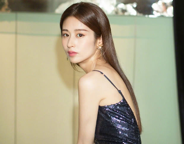 丰满人妻熟妇乱又伦精品视:03-06-15-28-40-48M：44,丰满人妻熟妇乱又伦，探寻真实与虚构之间的边界