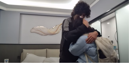 国产精品情侣呻吟对白视频:03-18-19-31-44-49R:35,国产精品情侣呻吟对白视频,探索真实情感的私密空间