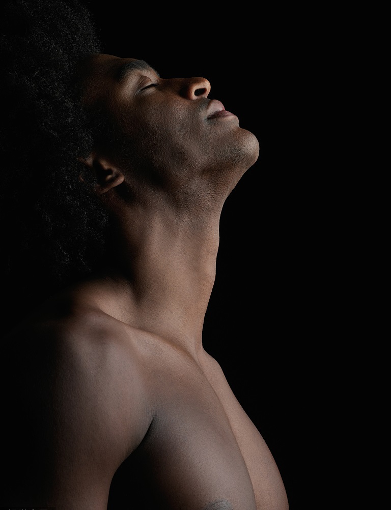 少妇高潮尖叫黑人激情在线:04-20-25-29-35-42B:10,探索情感深处的冲击——少妇、高潮、尖叫与黑人的激情交织