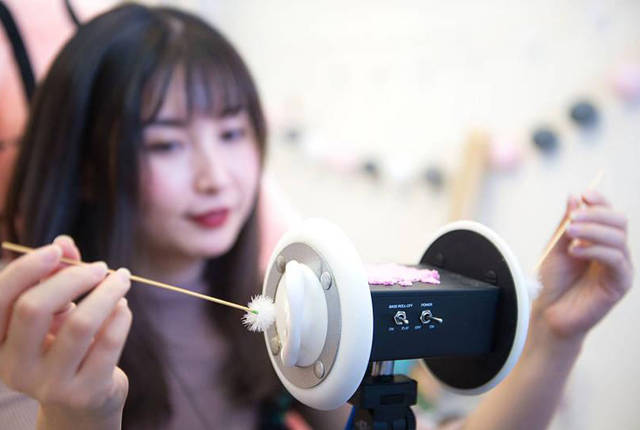 久久婷婷色综合一区二区:08-13-18-41-45-46M:11,久久婷婷色综合一区二区深度探索,从多元视角看网络文化现象