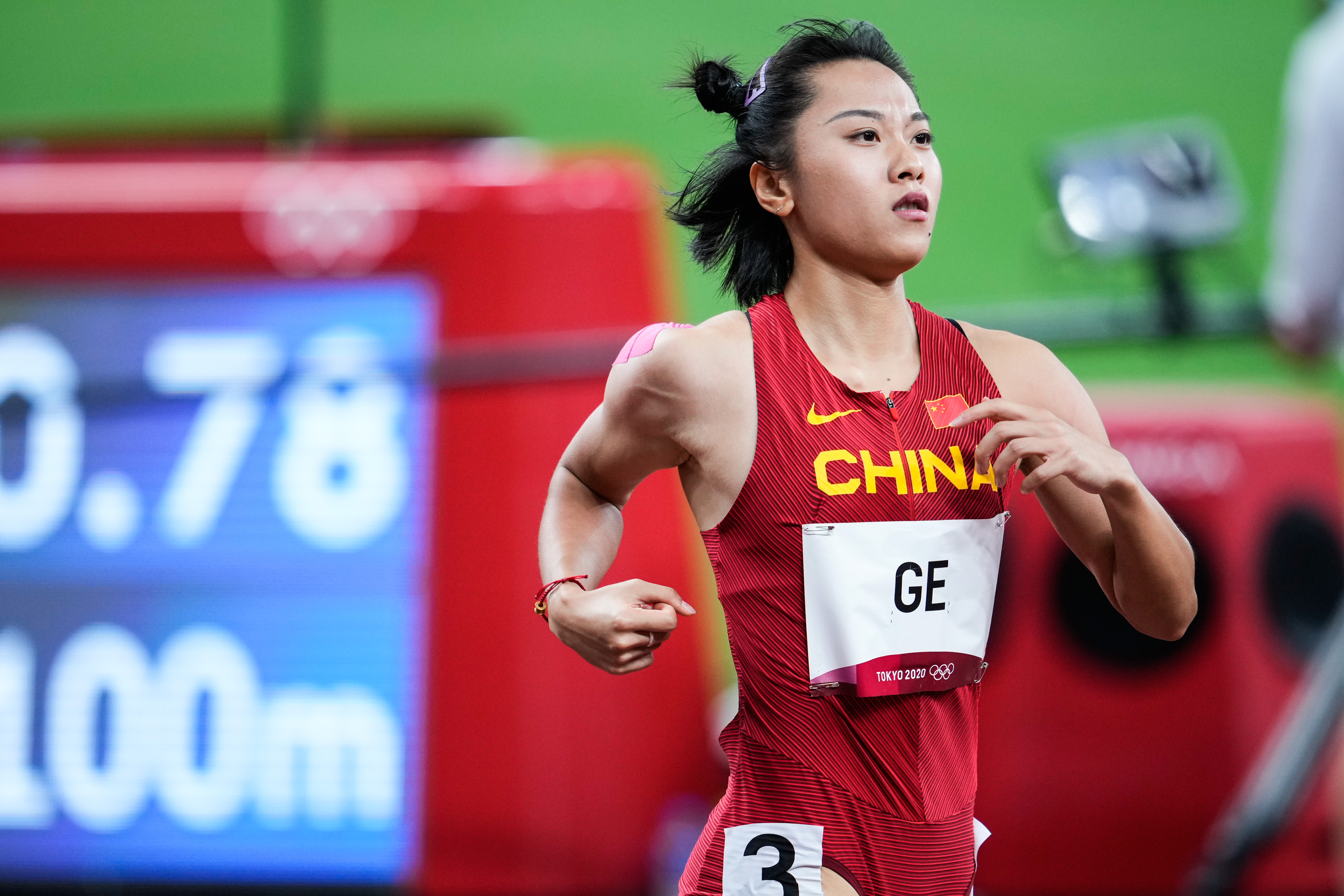 亚洲狠狠婷婷综合久久蜜芽:09-12-19-20-38-43Y:07,亚洲狠狠婷婷综合久久蜜芽,探索成人娱乐产业的多元魅力与深层内涵