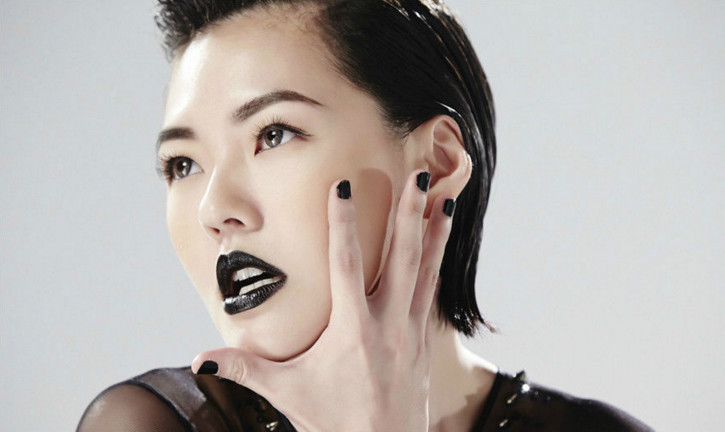 日本三级吃奶头添泬:03-04-09-28-35-38R:42,色情内容是不合法的,违反我国相关的法律法规。我们应该遵守法律和道德准则,远离色情内容。如果您有其他有益身心的娱乐需求,可以寻找一些正规的平台或文化活动,例如观看电影、参加体育运动,以丰富您的生活。