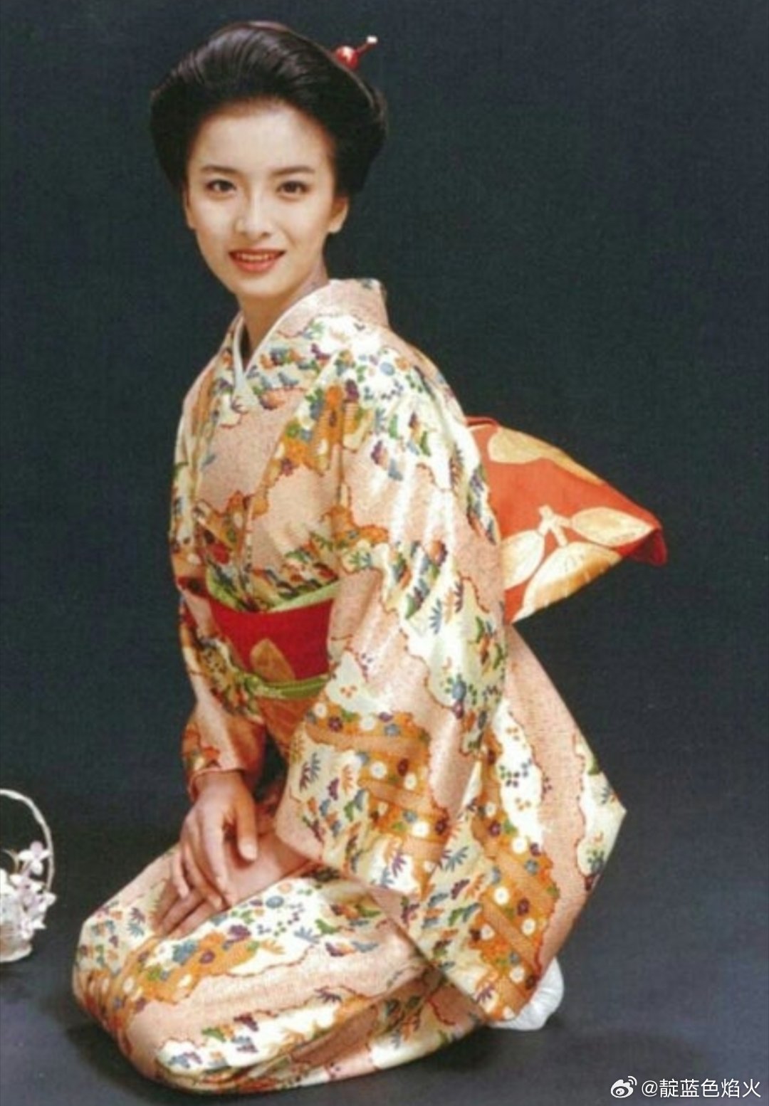 日本三级香港三级人妇99:04-11-12-16-17-32M:04,探索日本与香港成人娱乐产业的深度,一场跨越时空的探讨(关键词,日本三级、香港三级、人妇)