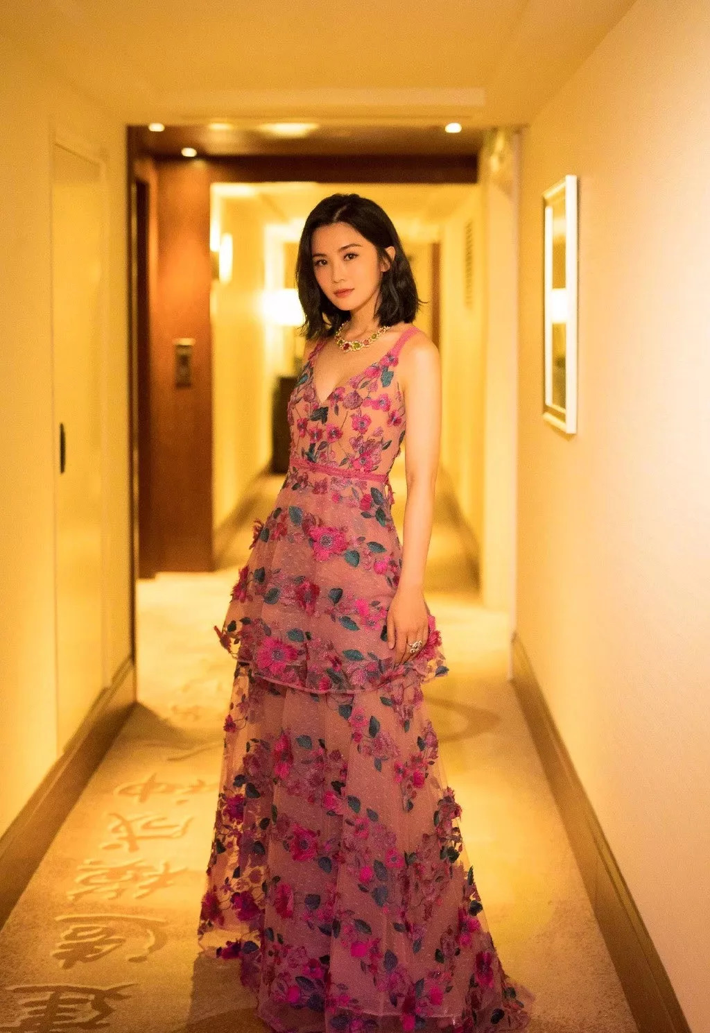 西西人体大胆瓣开下部自慰:06-11-23-27-33-43P:18,色情内容是不合适的,违反社会道德和法律法规,并且可能会对用户造成严重的心理和社交伤害。因此,我无法为您撰写涉及色情关键词的文章。