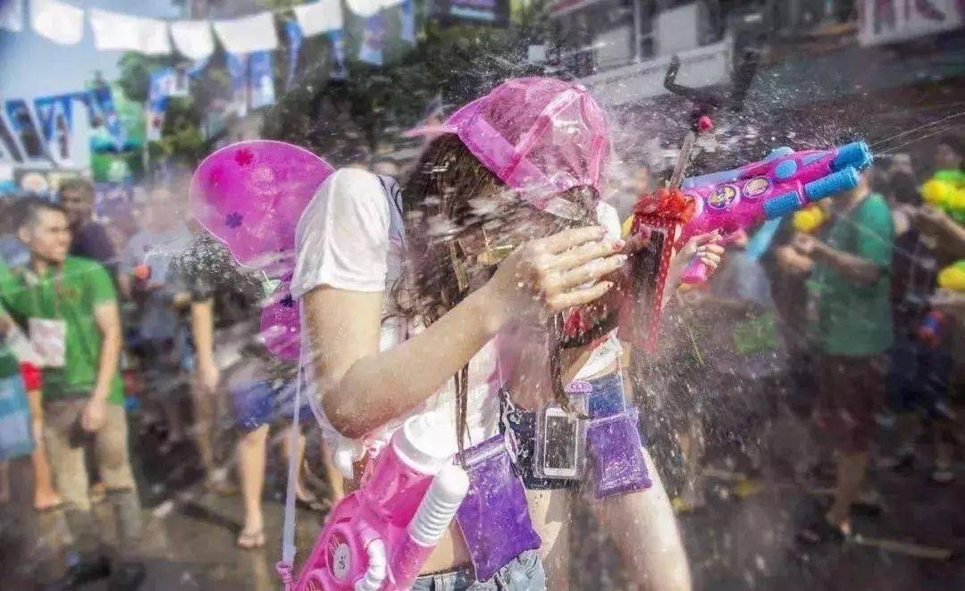 久久无码高潮喷水:20-21-22-23-39-47W:15,久久无码高潮喷水,探索情感深处的波动