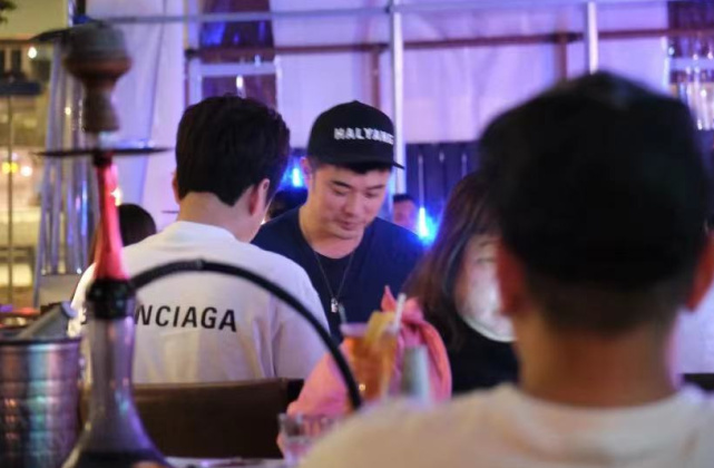 AV人摸人人人澡人人超碰手机版:08-19-23-24-33-39Y:21,探索AV文化,人与内容的深度互动