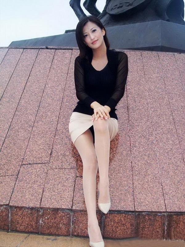 少妇边做边打电话厨房:01-18-22-28-38-46C:01,少妇边做边打电话厨房的秘密,一场细致入微的观察与想象之旅