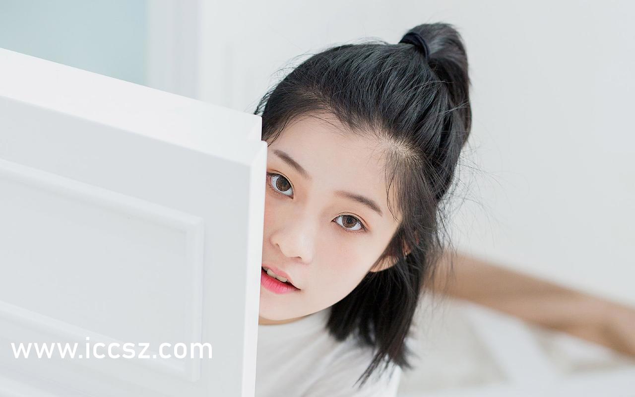 制服 丝袜 人妻 专区一本:15-23-24-32-34-40R:35,探索专区,制服与丝袜的魅力——人妻风尚的细致解读