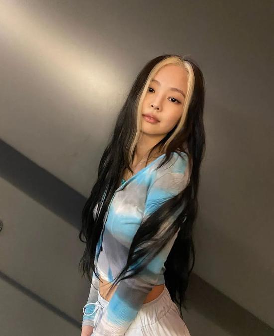 伊人久久大香线蕉AV一区:12-13-19-25-34-49Z:38,伊人久久大香线蕉的独特魅力与探索——解读AV一区中的秘密