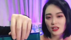 人妻人人做人碰人人添:02-13-14-17-29-48K：31,人妻网络文化现象，深度解析与反思