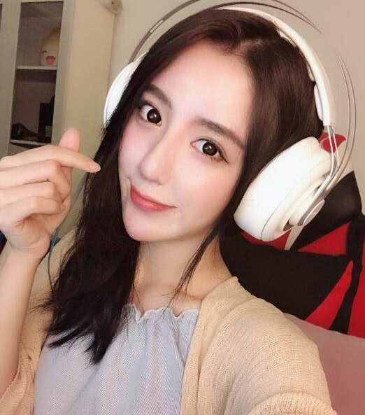 裸身美女无遮挡永久免费视频:03-09-11-25-30-40E:41,裸身美女无遮挡永久免费视频,探索真实与虚假的边界