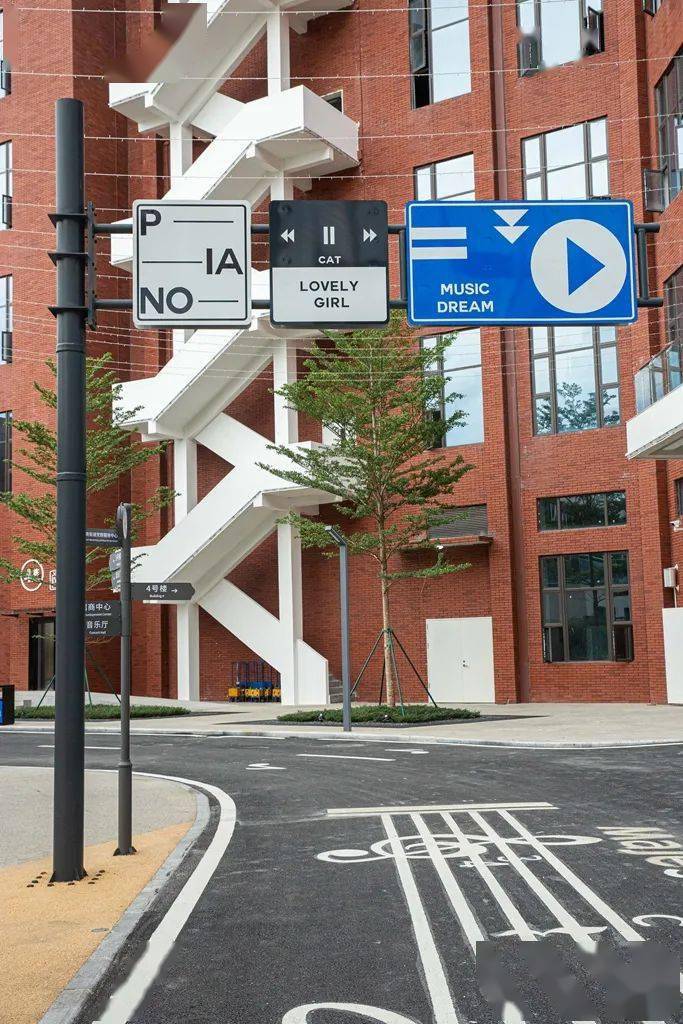 卡一卡二卡三免费视频:01-08-11-13-26-31T:04,卡一卡二卡三免费视频,探索与赏析