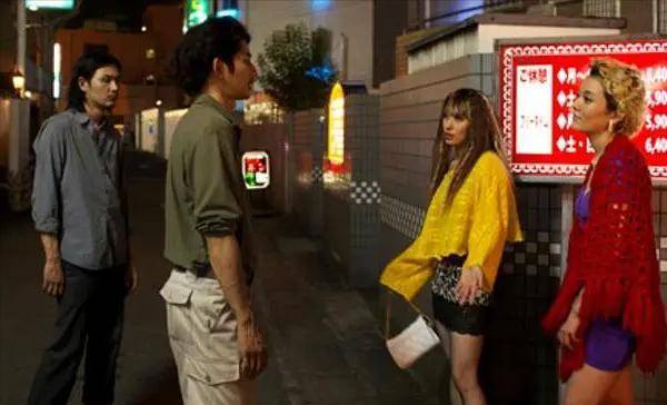 AV人摸人人人澡人人超碰下载:11-20-22-31-39-46S:48,AV人摸人人人澡人人超碰下载,探索边缘内容与网络文化的警示