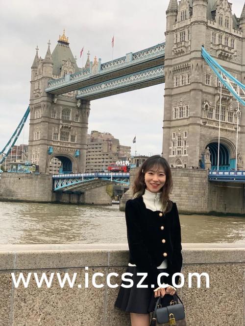 办公室娇喘的短裙老师在线视频:08-21-27-37-46-49L:43,办公室娇喘的短裙老师——在线视频探索与感悟