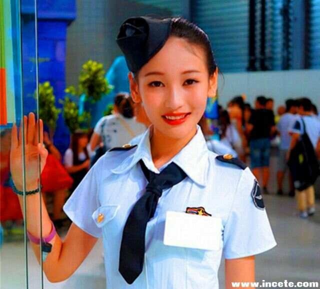 国产高清制服一区:07-16-26-35-36-41T:05,国产高清制服一区,探索与赏析(07-16年精彩瞬间)