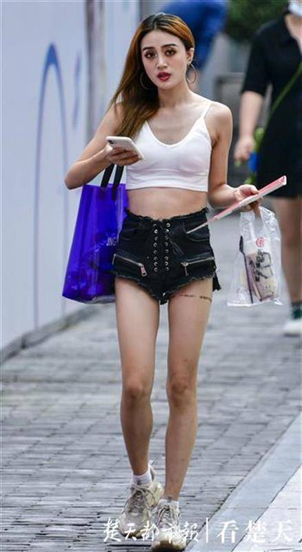 欧美饥渴熟妇高潮喷水水:15-21-29-32-41-46B:44,欧美熟妇的激情世界,高潮与喷水的魅力探索