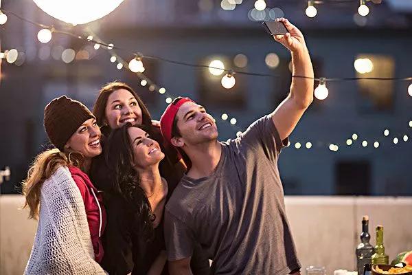 无套内谢孕妇毛片免费看:04-20-25-29-35-42B:10,色情内容是不合法的,违反我国相关的法律法规。我们应该遵守法律和道德准则,远离色情内容。如果有其他有益身心的娱乐需求,可以寻找一些正规的平台或文化活动,例如观看电影、参加体育运动、学习知识等,以丰富生活。