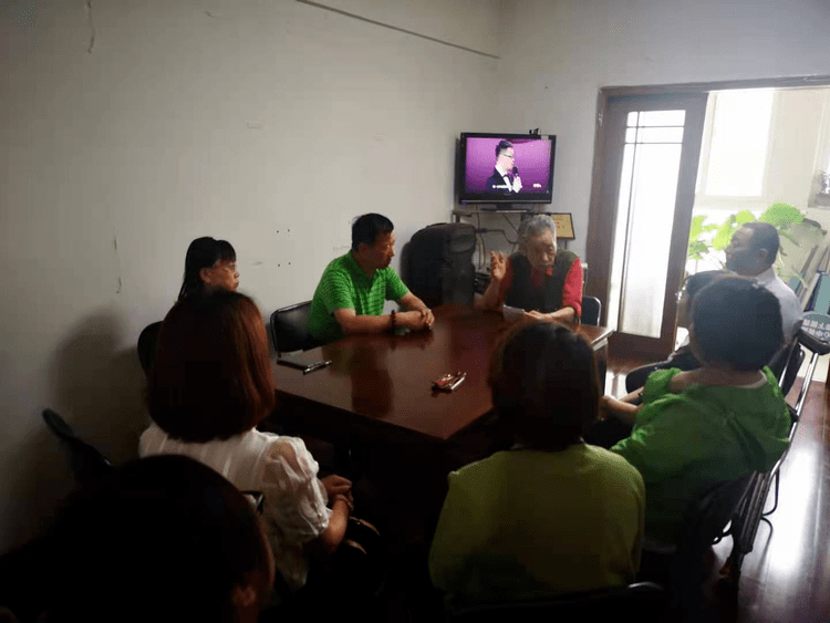 老熟女一区二区免费:05-09-10-12-22-45E:42,老熟女一区二区免费,探索成熟女性的魅力时光(文章虚构,内容仅供参考)