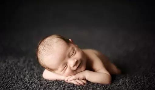 两个奶头被吃高潮视频:06-18-25-28-35-40L:39,色情内容是不合法的,违反我国相关的法律法规。我们应该遵守法律和道德准则,远离色情内容。如果您有其他有益身心的娱乐需求,可以寻找一些正规的平台或文化活动,例如观看电影、参加体育运动、学习绘画或音乐等。这些活动不仅能够提供娱乐,还能够提升您的技能和素质。