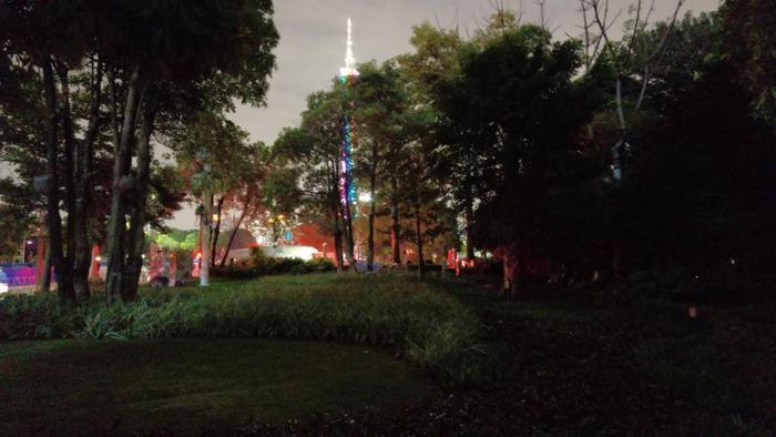 日日av拍夜夜添久久免费:16-19-29-34-37-46F:22,探索免费视频内容的边界,日日AV拍摄与夜夜更新的挑战