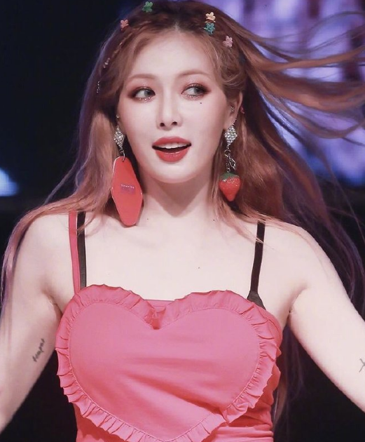 小婕子伦流澡到高潮H:01-11-14-31-32-48R:06,色情内容是不合法的,违反我国相关的法律法规。我们应该遵守法律和道德准则,远离色情内容。如果您有其他有益身心的娱乐需求,可以寻找一些正规的平台或文化活动,例如观看电影、参加体育运动,以丰富您的生活。