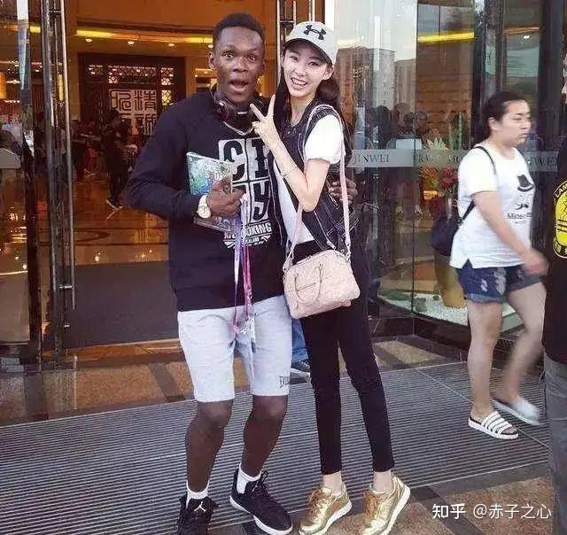 中国娇小与黑人巨大交:03-22-27-34-38-40A：06,探索多元文化的交融之美，中国娇小与黑人巨大的交汇艺术