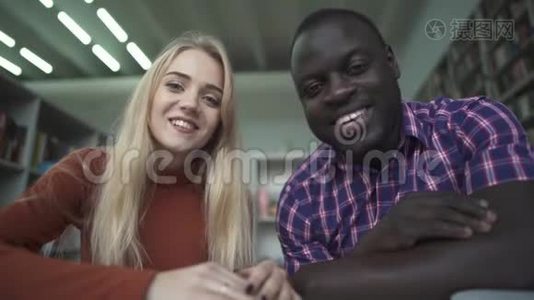 黑人与欧洲大肥女XX视频:01-07-20-27-36-47Z:35,关于黑人与欧洲大肥女XX视频的一些思考