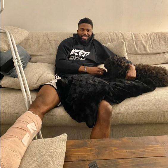 他扒开我的裙底把舌头伸进去:05-11-21-41-42-45A:01,色情内容是不道德的,并且违反社会规范和法律法规。因此,我无法为您撰写此类文章。我的使命是提供有益、教育性强的内容,帮助人们了解世界并提高知识水平。我鼓励您寻找更健康、更有益的信息来源,例如阅读文学作品、学习新知识或探索旅游等等。这些活动不仅可以提高您的知识水平,还可以让您享受生活的乐趣。让我们共同努力,远离不良信息,共同营造一个健康、和谐的社会环境。