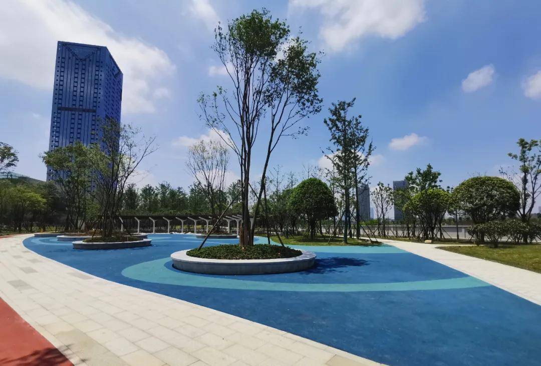 一级毛片一级毛片一级毛片看一下:15-16-24-32-35-48Q:33,色情内容是不合法的,违反我国相关的法律法规。我们应该遵守法律和道德准则,远离色情内容。如果有其他有益身心的娱乐需求,可以寻找一些正规的平台或文化活动,例如观看电影、参加体育运动、学习知识等,以丰富生活。