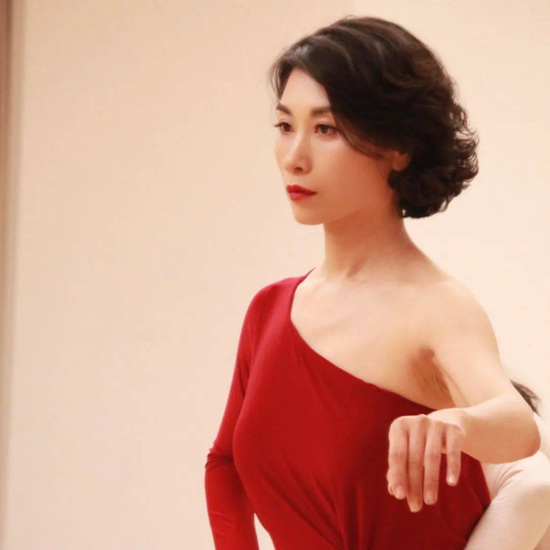 亚洲老熟女性亚洲:05-10-18-19-31-38P:02,亚洲老熟女性的魅力,一种跨越时空的美丽