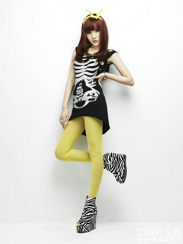 欧美 亚洲 另类 丝袜 图片:05-12-18-23-28-32F:06,欧美与亚洲的另类丝袜文化,图片探索与深度解析(05-12-18-23-28-32)