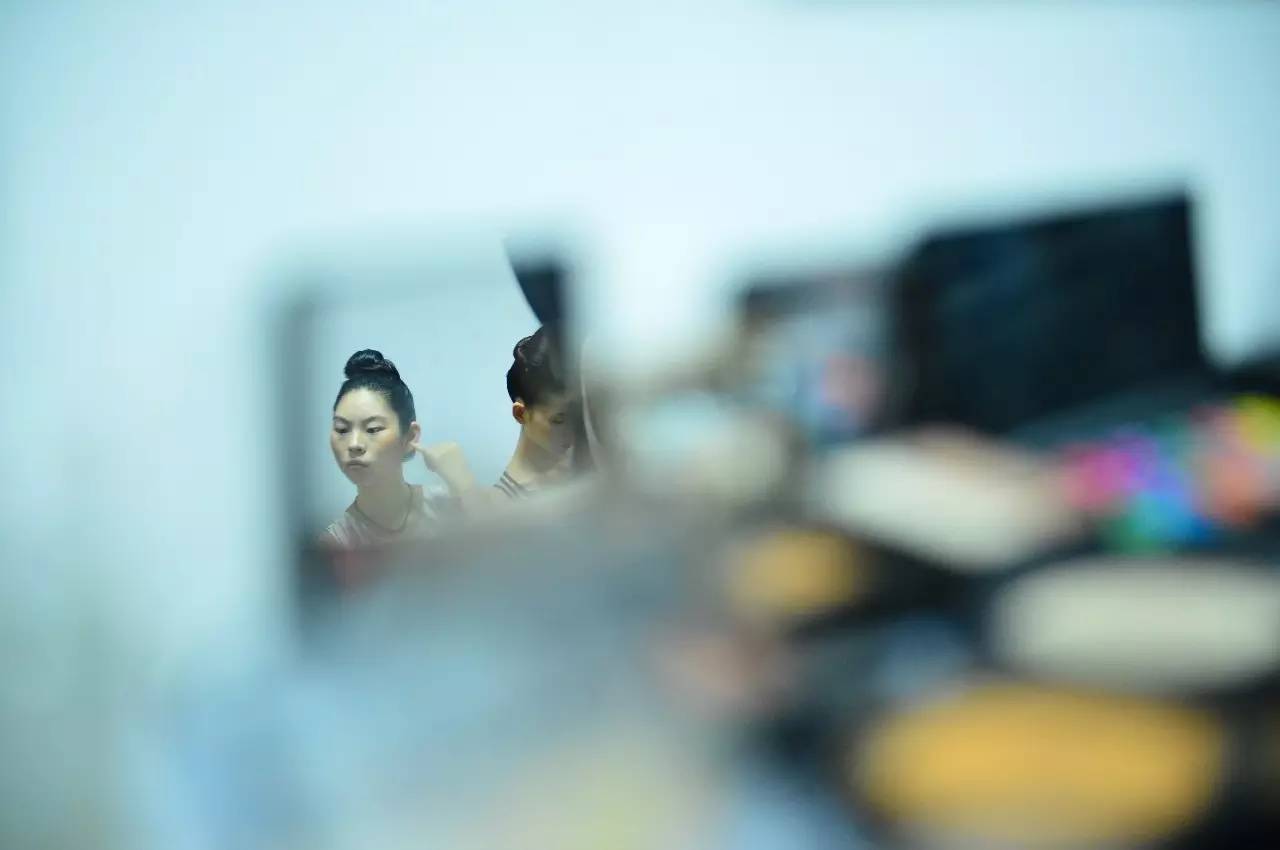 色偷偷色噜噜狠狠网站久久:18-20-22-30-41-49T:42,探索网络世界中的色彩奥秘,色偷偷色噜噜狠狠网站的价值与影响