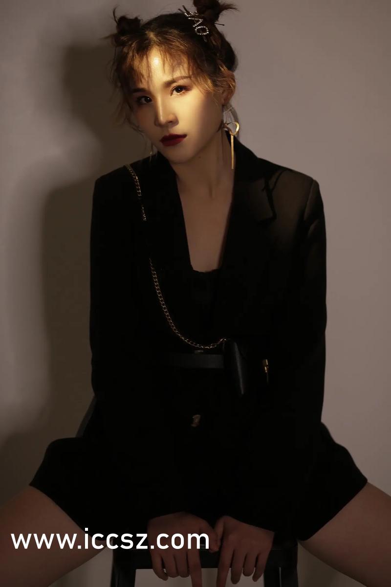 新香蕉少妇视频网站:04-06-08-14-33-42Q:13,探索新香蕉少妇视频网站,一场视觉盛宴的探寻之旅