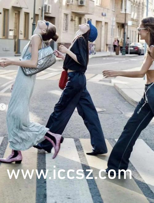 日本少妇xxxx做受:01-08-13-27-36-41T:47,色情内容是不合适的,因为它涉及到道德、法律和社会规范的问题。我们应该尊重他人的尊严和权利,遵守道德准则和法律法规,为促进和谐、稳定和繁荣的社会做出积极的贡献。