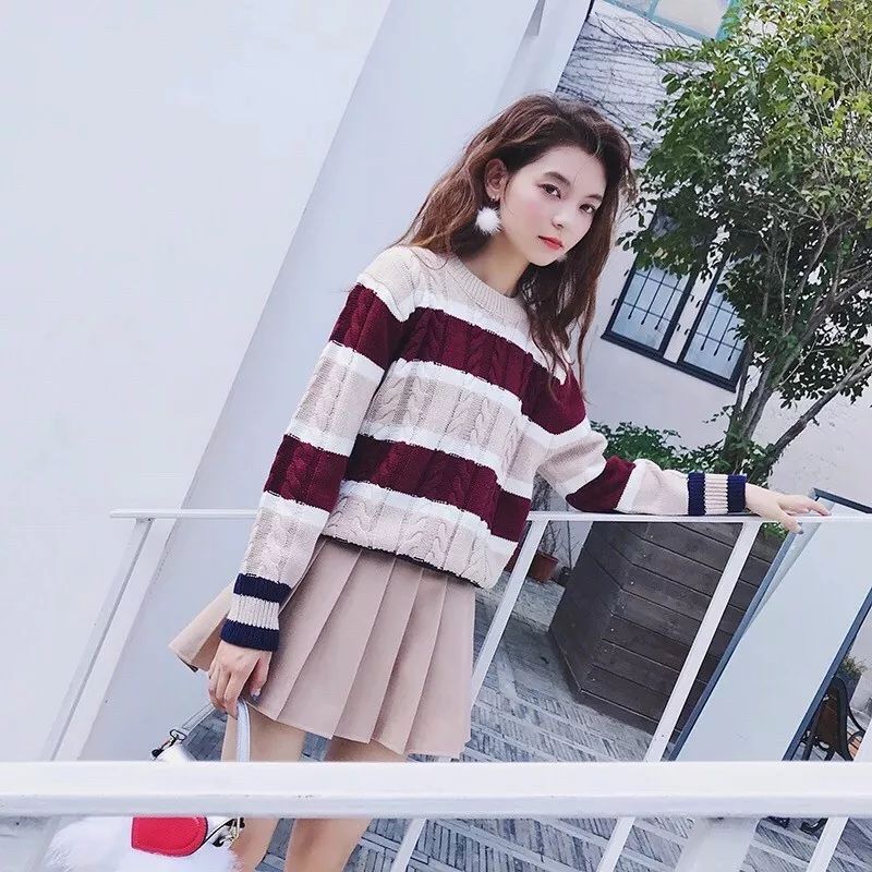 无码人妻精品一区二区三区久久久:01-09-12-34-39-46G:44,色情内容是不合法的,违反我国相关的法律法规。我们应该遵守法律和道德准则,远离色情内容。如果有其他有益身心的娱乐需求,可以寻找一些正规的平台或文化活动,例如观看电影、参加体育运动等。这些活动不仅能够提供娱乐,还能够促进身心健康。同时,我们也应该保持积极健康的生活方式,远离不良信息的侵害。