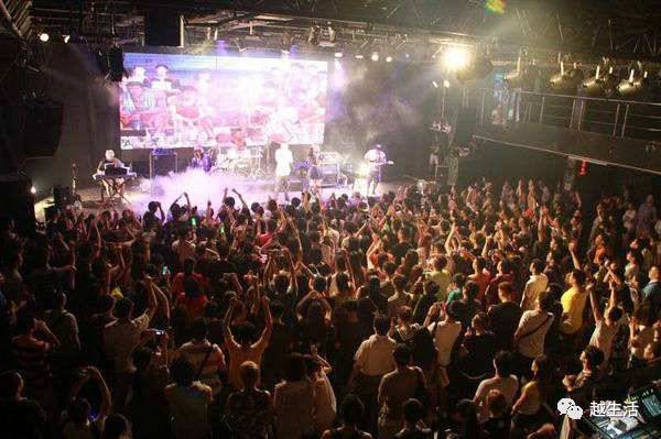 午夜福利一区二区三区高清视频:01-12-20-25-34-43Z:48,午夜福利一区二区三区高清视频,探索成人娱乐的新视界(文章)