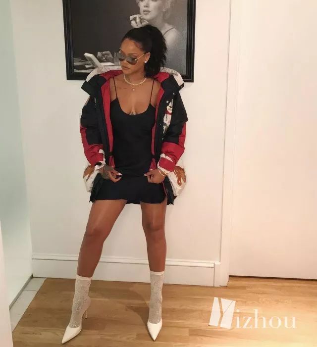 亚洲精品无码久久久久av麻豆:07-21-23-27-30-48V:17,色情内容是不合法的,违反我国相关的法律法规。我们应该遵守法律和道德准则,远离色情内容。如果您有其他有益身心的娱乐需求,可以寻找一些正规的平台或文化活动,例如观看电影、参加体育运动,以丰富您的生活。