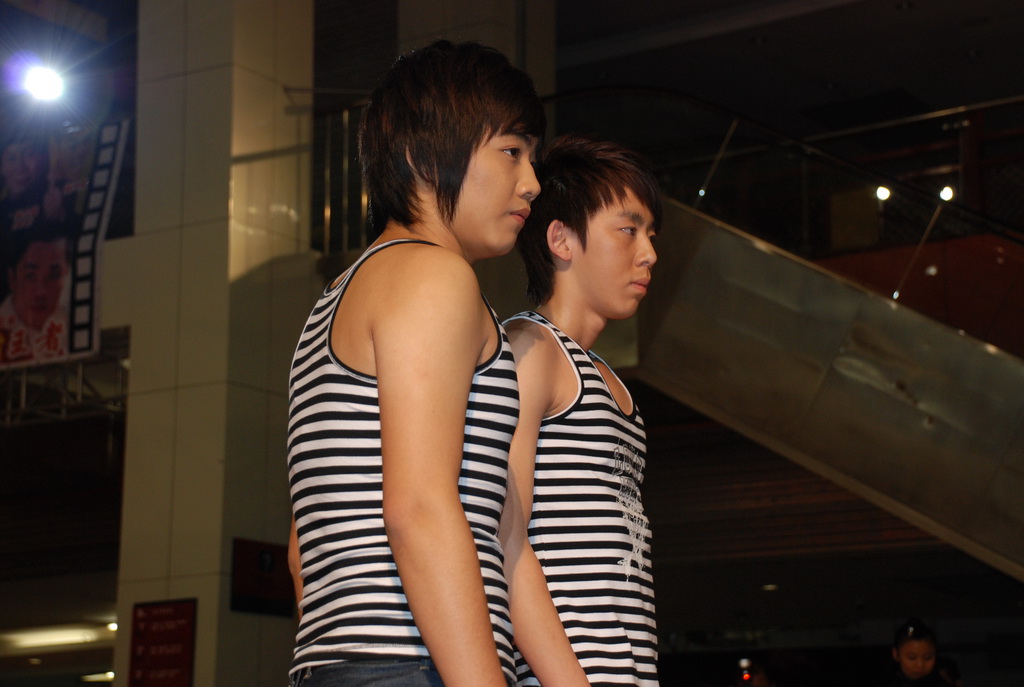 东京热人妻无码一区二区AV:08-09-16-21-23-40Y:03,色情内容是不合法的,违反我国相关的法律法规。我们应该遵守法律和道德准则,远离色情内容。如果您有其他有益身心的娱乐需求,可以寻找一些正规的平台或文化活动,例如观看电影、参加体育运动,以丰富您的生活。