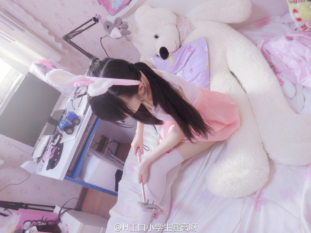 白丝爆浆18禁一区二区三区:10-12-33-34-42-46V:21,探索白丝爆浆的魅力,18禁一区、二区和三区的神秘面纱(关键词解析 10-12-33-34-42-46V,21)