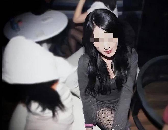 女人张开腿让男人桶爽:01-18-28-43-45-47V：42,色情内容是不合法的，违反我国相关的法律法规。我们应该遵守法律和道德准则，远离色情内容。如果有其他有益身心的娱乐需求，可以寻找一些正规的平台或文化活动，例如观看电影、参加体育运动等。这些活动不仅能够提供娱乐，还能够促进身心健康。