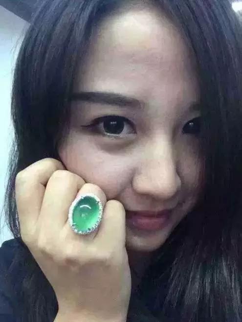 自拍偷自拍亚洲精品被多人伦好爽:07-14-26-35-46-48G:35,探索自拍文化中的多元视角,亚洲精品与多人互动的独特魅力