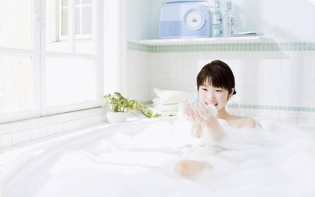 未满小14洗澡无码视频网站:05-17-19-20-21-49U:25,探索未满小14洗澡的健康视频平台,一场关于成长与教育的深度探讨